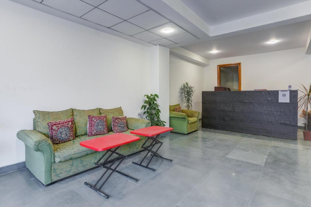 Hotel Collection O The Doors Near Appu Ghar Gurgaon Exterior foto